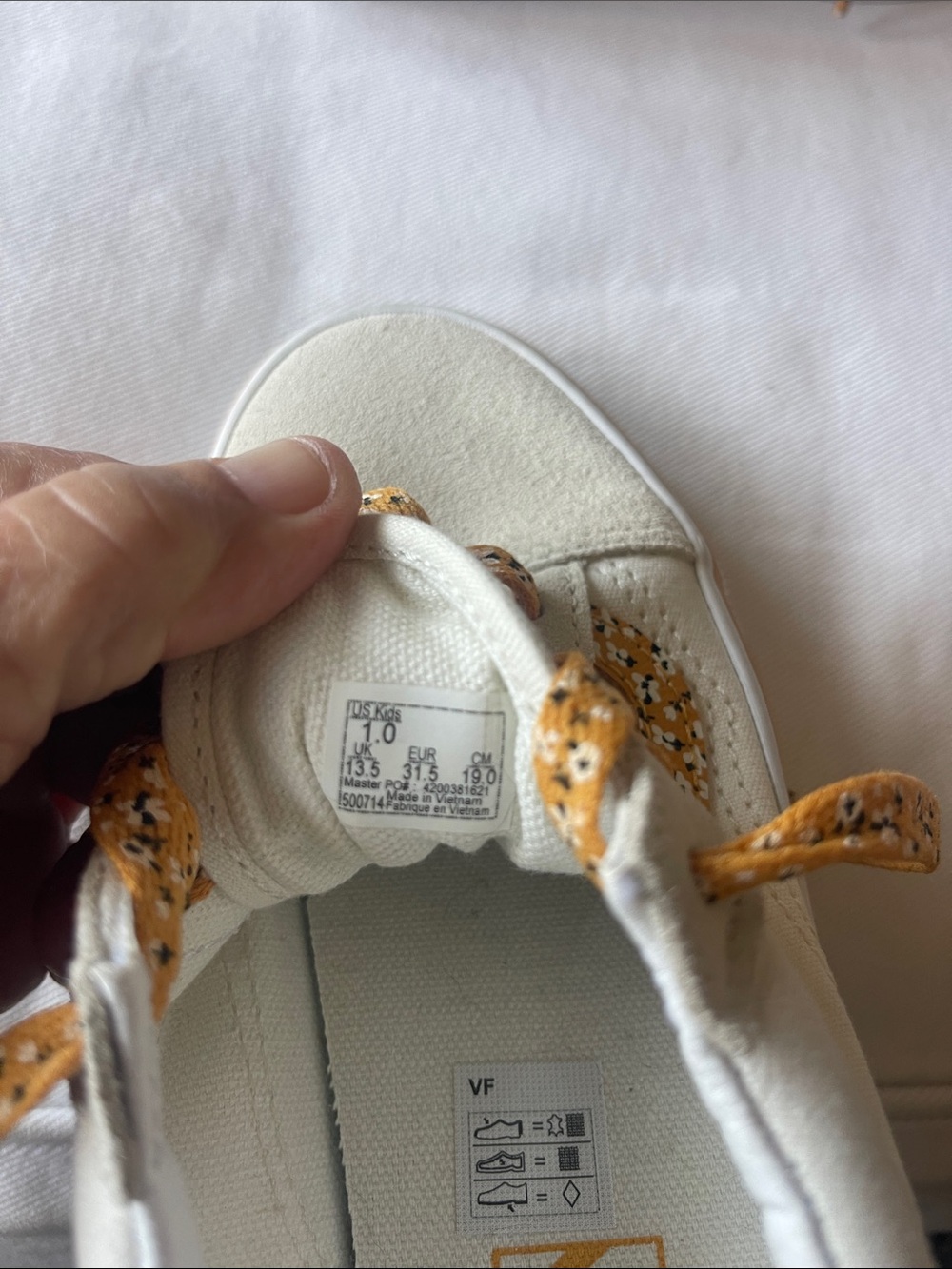 NWOT VANS Girls Size 1 Cream Kids Sneakers with Yellow Floral Laces - Picture 8 of 11
